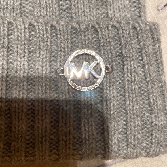 Womens Michael Kors Logo Stocking Cap! Grey/ Silver, NWOT! - Picture 5 of 10
